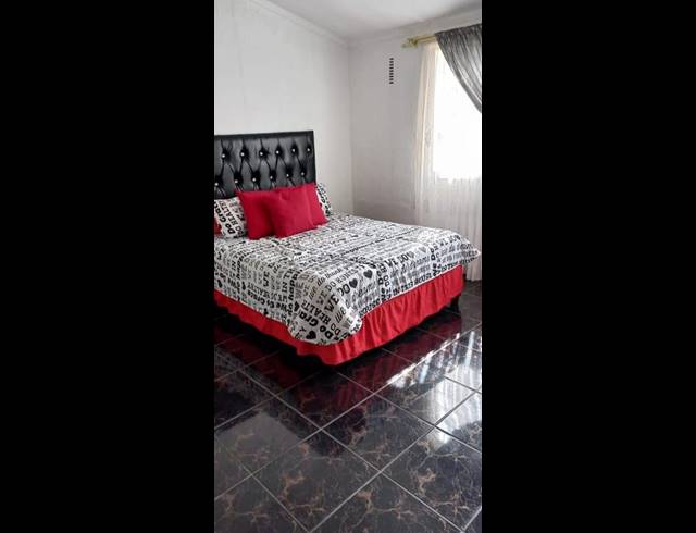 2 BEDROOM APARTMENT FOR SALE IN GROVE END